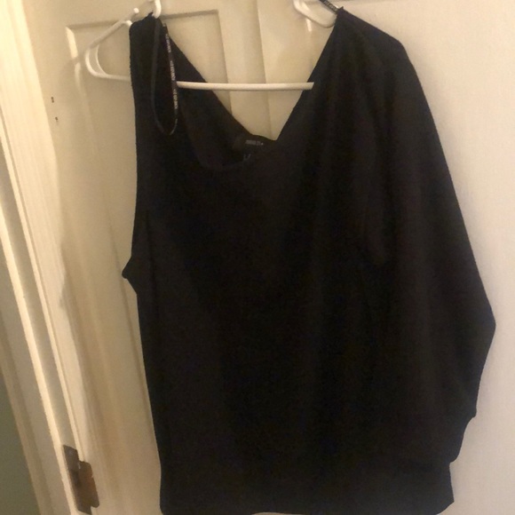 Long sleeve off shoulder distressed sleeve top - Picture 2 of 4